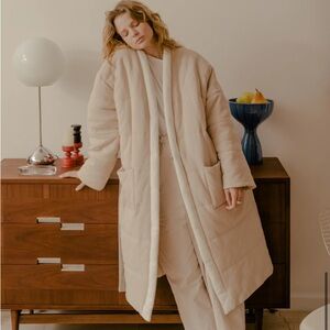 OFFHOURS Homecoat in Affogato